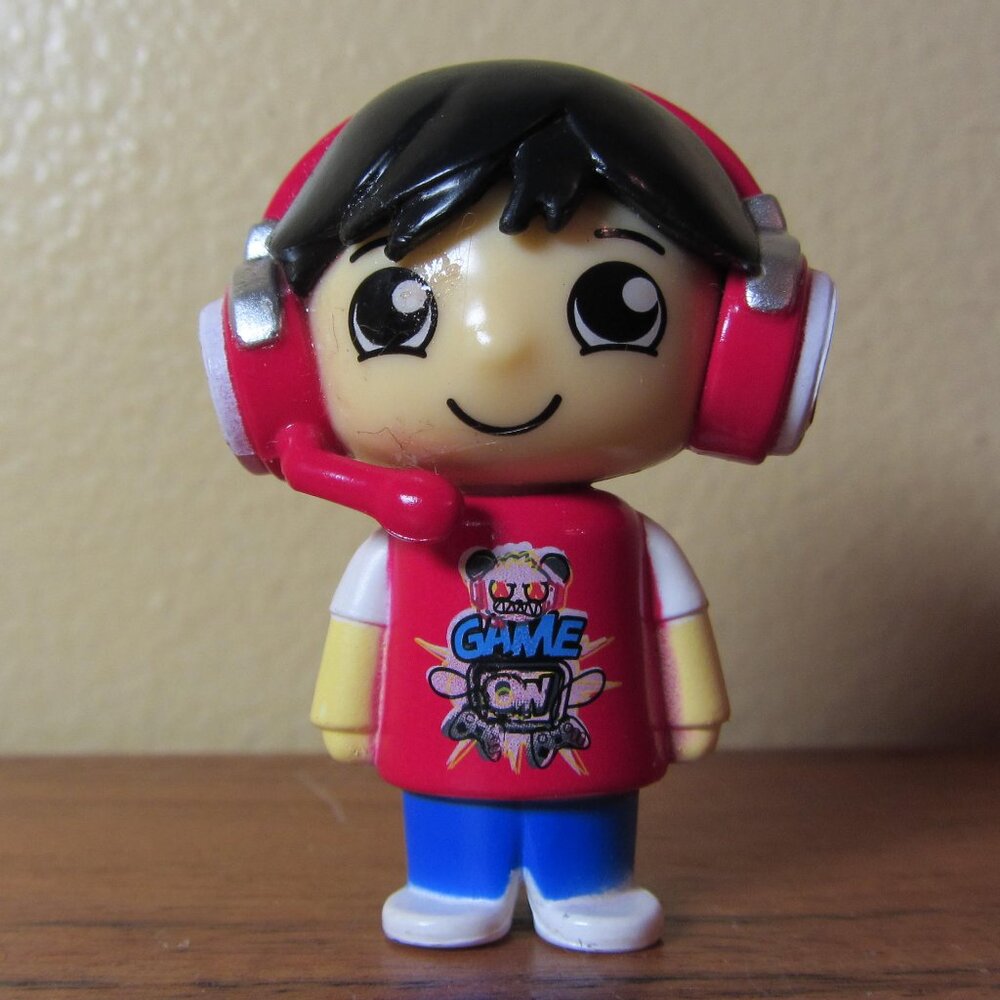 5 for $25 - Ryan’s World Mini figure gamer ryan game on shirt (W5296)